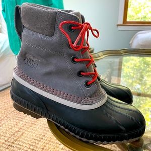 Sorel Waterproof Gray Leather Duck Boots size 5